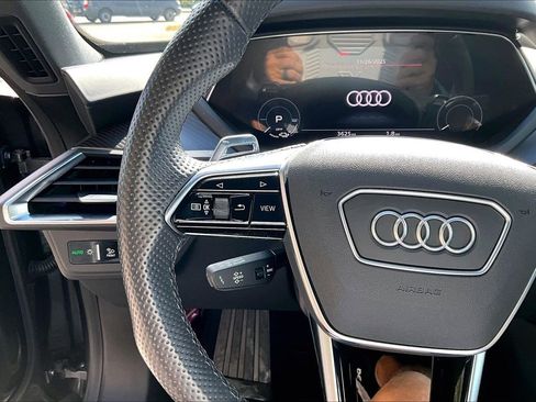 Used 2022 Audi e-tron GT Premium Plus w/ Performance Package image 11