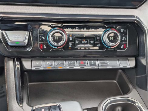 Certified 2025 GMC Sierra 1500 AT4 w/ Technology Package image 27