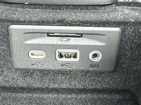 Used 2022 Chevrolet Corvette Stingray 2D Coupe w/ Z51 Performance Package image 23