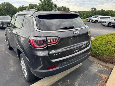 Used 2022 Jeep Compass Latitude AWD/4WD image 4