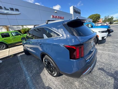 Used 2025 Kia Sorento S w/ Panoramic Sunroof Package FWD image 29