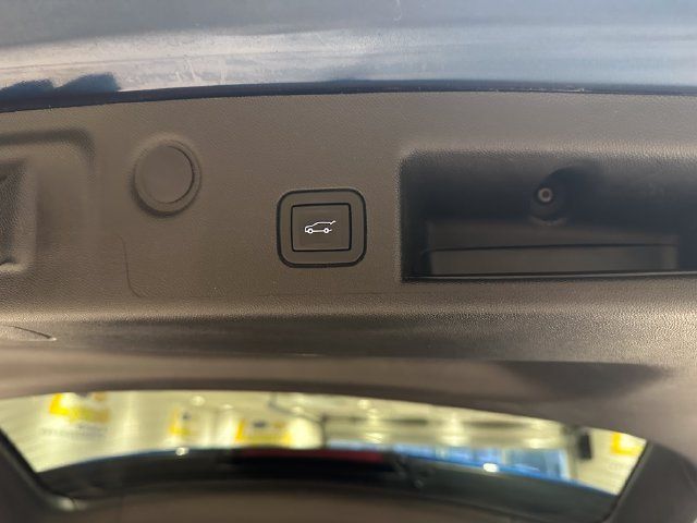 Used 2021 Chevrolet Equinox LT FWD image 17