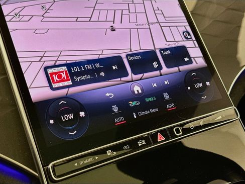 Used 2022 Mercedes-Benz EQS 450+ Sedan image 17