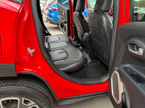 Used 2016 Jeep Renegade Limited image 16