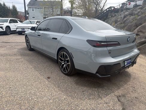 Used 2025 BMW i7 eDrive50 w/ M Sport Package RWD image 3