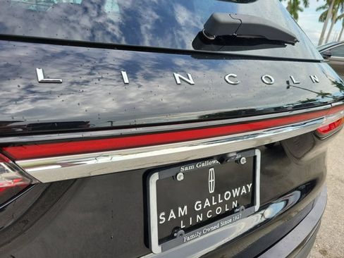 Used 2021 Lincoln Corsair Reserve image 10