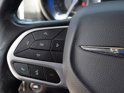 Used 2019 Chrysler 300 Touring w/ Sport Appearance Package RWD image 8