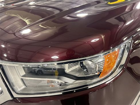 Used 2018 Ford Edge Titanium w/ Equipment Group 301A image 7