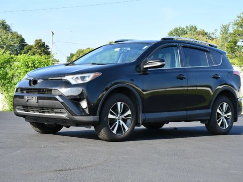 Used 2016 Toyota RAV4 XLE AWD/4WD image 3