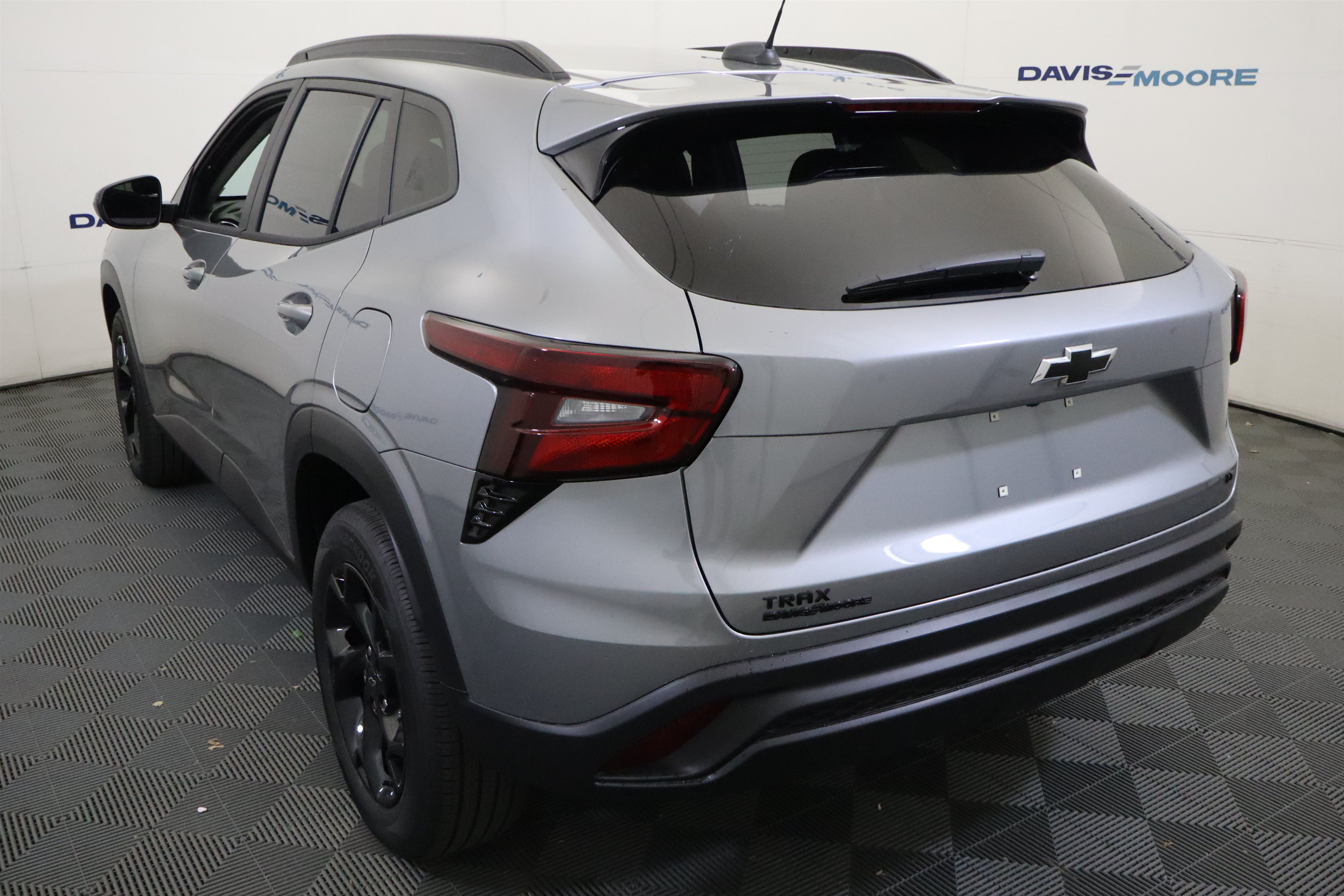 New 2026 Chevrolet Trax LT w/ Midnight Edition FWD image 10
