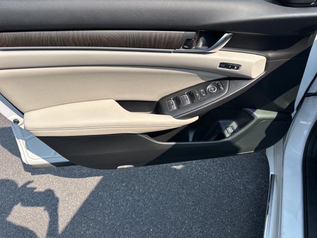 Used 2022 Honda Accord EX-L image 15