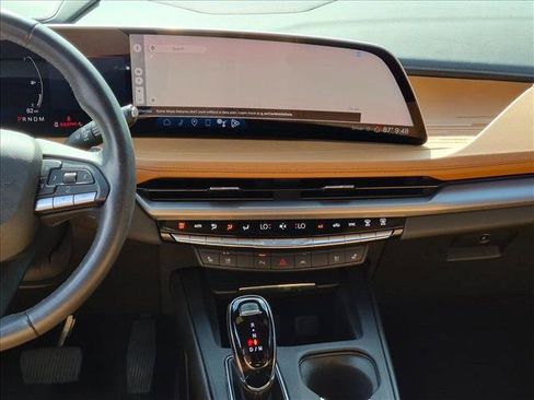 Used 2024 Cadillac XT4 Premium Luxury w/ Technology Package FWD image 14