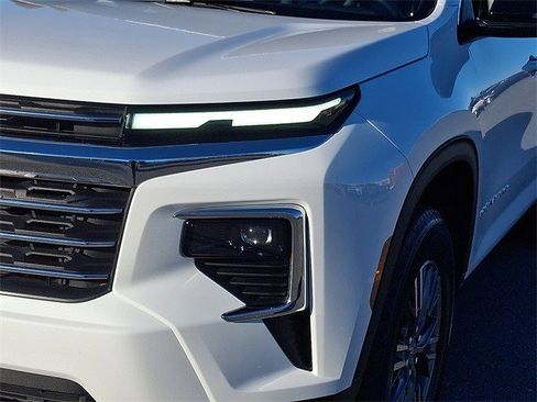 Certified 2025 Chevrolet Traverse LT image 6