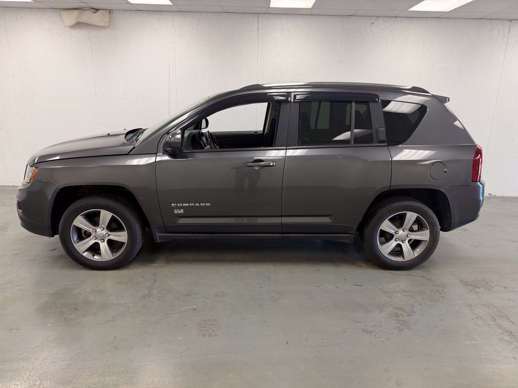 Used 2016 Jeep Compass High Altitude FWD image 2