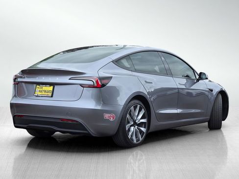 Used 2024 Tesla Model 3 Standard Range RWD image 5