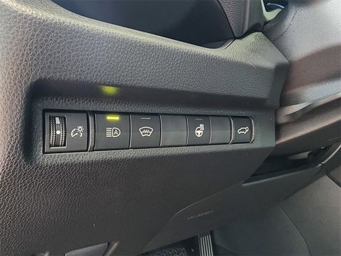 Used 2024 Toyota RAV4 SE image 16