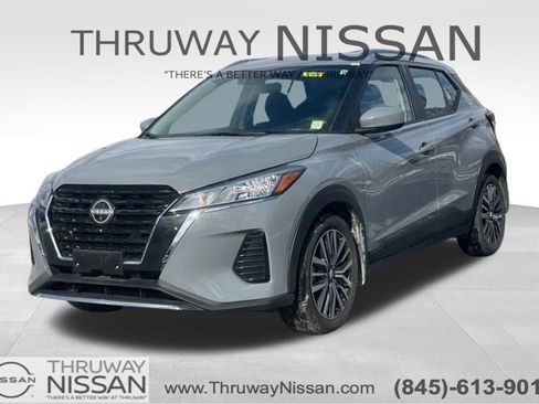 Certified 2023 Nissan Kicks SV image 1