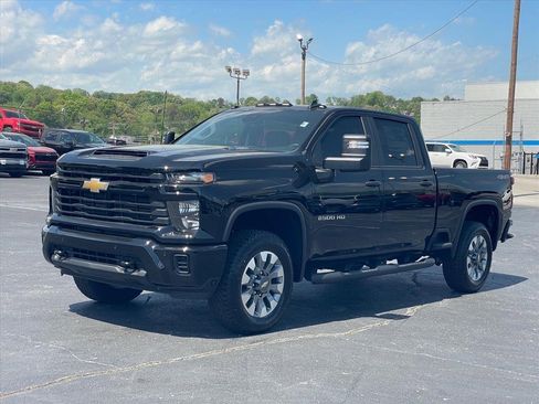 New 2026 Chevrolet Silverado 2500 Custom w/ Custom Value Package AWD/4WD image 3