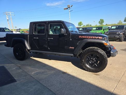 Used 2023 Jeep Gladiator Mojave w/ Cold Weather Group AWD/4WD image 13