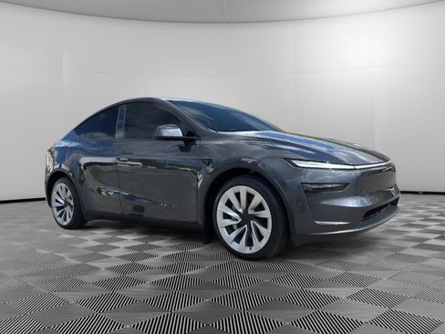 Used 2026 Tesla Model Y Long Range AWD/4WD image 2