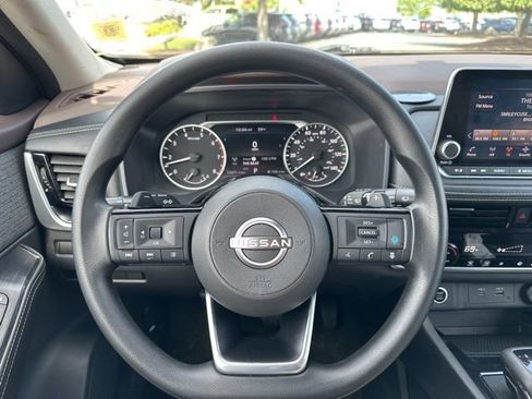 Used 2022 Nissan Rogue SV AWD/4WD image 24