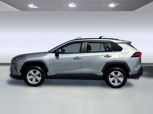 Used 2019 Toyota RAV4 XLE w/ Carpet Mat Package AWD/4WD image 2