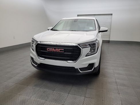 Used 2024 GMC Terrain SLE FWD image 15