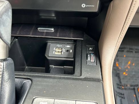 Used 2022 Lexus GX 460 Premium w/ Premium Package AWD/4WD image 24