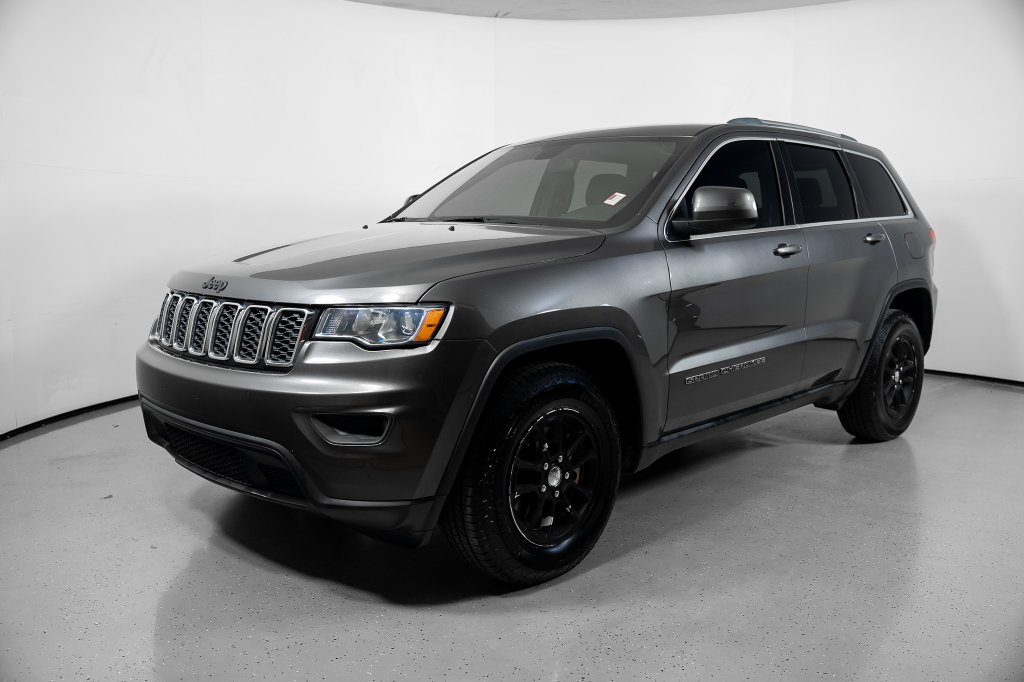 Used 2018 Jeep Grand Cherokee Laredo RWD image 16