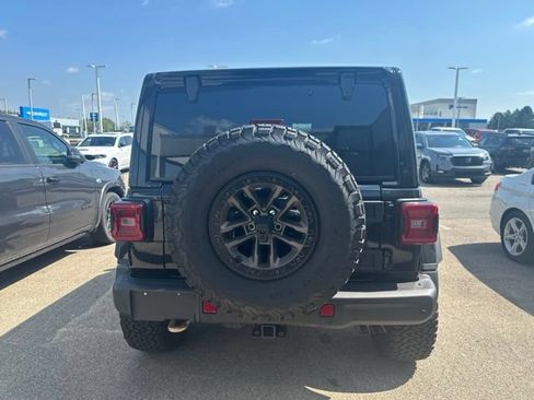 Used 2025 Jeep Wrangler Unlimited Rubicon 392 AWD/4WD image 8