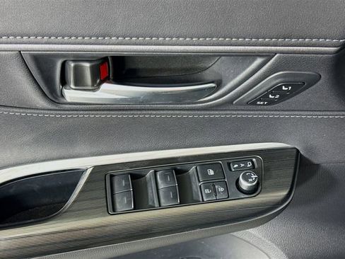 Certified 2024 Toyota Venza Limited AWD/4WD image 19