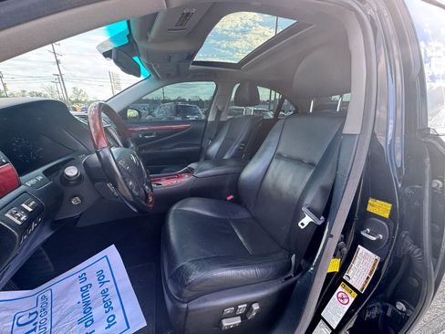 Used 2012 Lexus LS 460 AWD w/ Comfort Pkg image 21