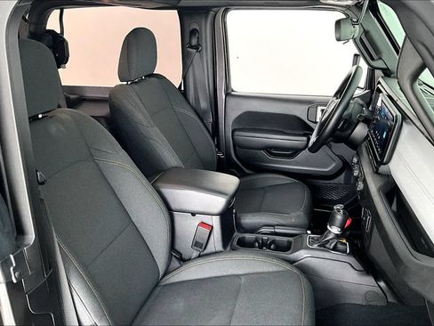 Used 2025 Jeep Wrangler Sport AWD/4WD image 8