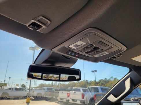 New 2026 GMC Sierra 1500 SLT image 24