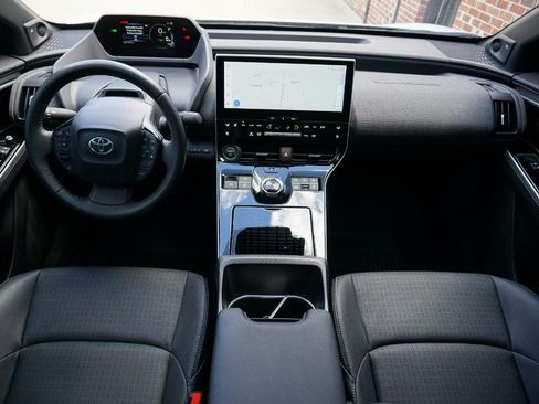 Used 2024 Toyota bZ4X AWD image 33