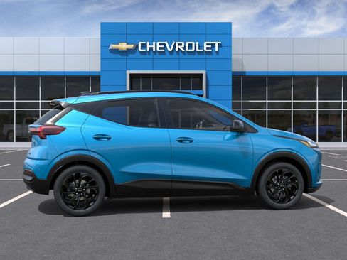 New 2027 Chevrolet Bolt RS w/ Technology Package FWD image 5