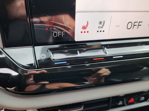 New 2026 Volkswagen Atlas Peak Edition image 15