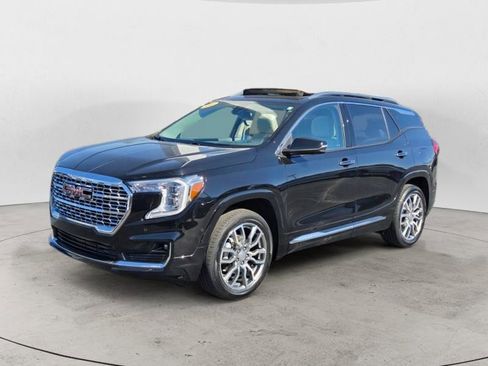 Used 2023 GMC Terrain Denali w/ Denali Premium Package image 7