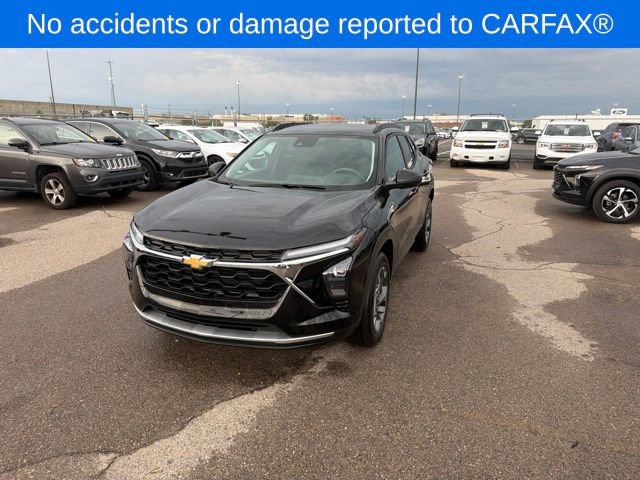Used 2025 Chevrolet Trax LT FWD image 24