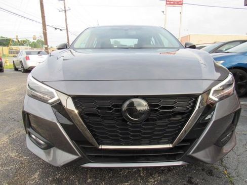 Used 2021 Nissan Sentra SR w/ SR Premium Package image 2