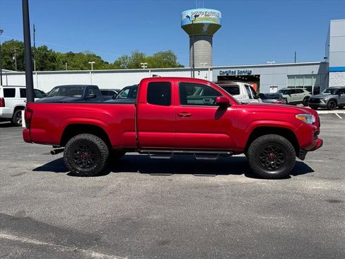 Used 2022 Toyota Tacoma SR w/ SR Convenience Package RWD image 2