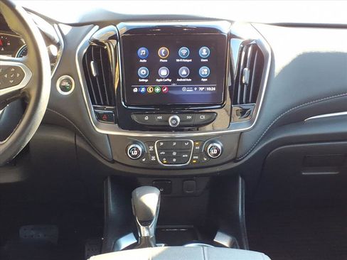 Used 2023 Chevrolet Traverse LT image 10