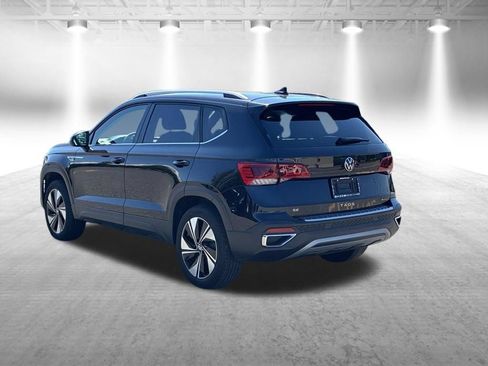 Used 2023 Volkswagen Taos SE AWD/4WD image 3