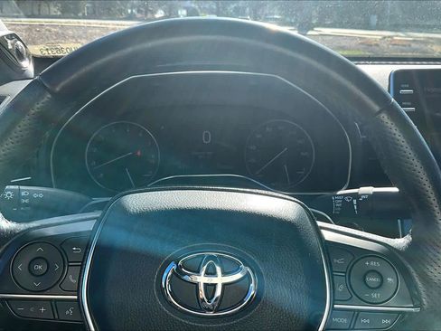 Used 2019 Toyota Avalon Touring image 5