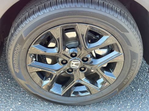 Used 2025 Honda HR-V Sport image 11
