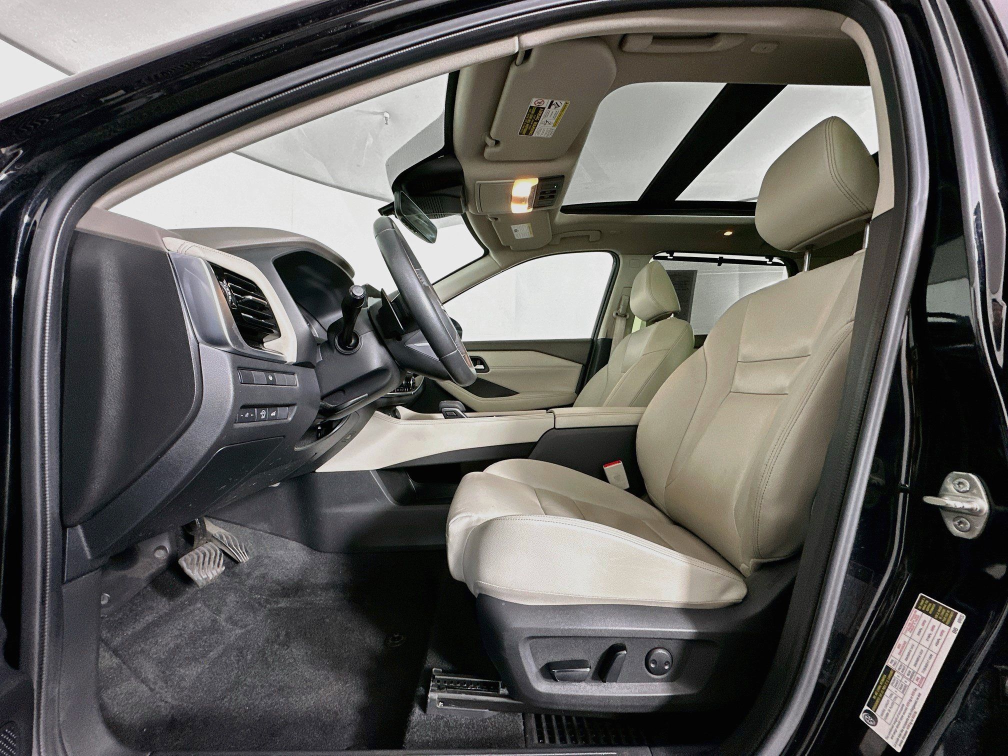 Used 2023 Nissan Rogue SL w/ SL Premium Package FWD image 13
