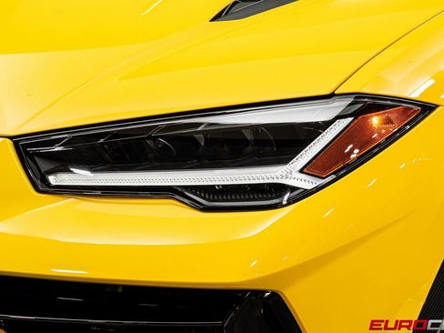 Used 2024 Lamborghini Urus Performante image 11