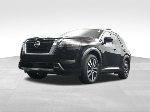 Used 2024 Nissan Pathfinder Platinum FWD image 9
