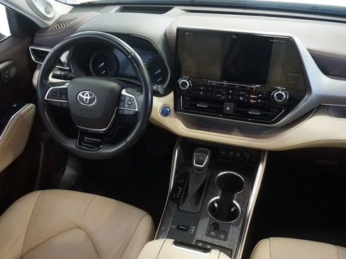 Used 2020 Toyota Highlander Platinum image 28
