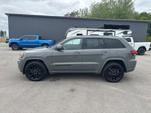 Used 2020 Jeep Grand Cherokee Altitude AWD/4WD image 6